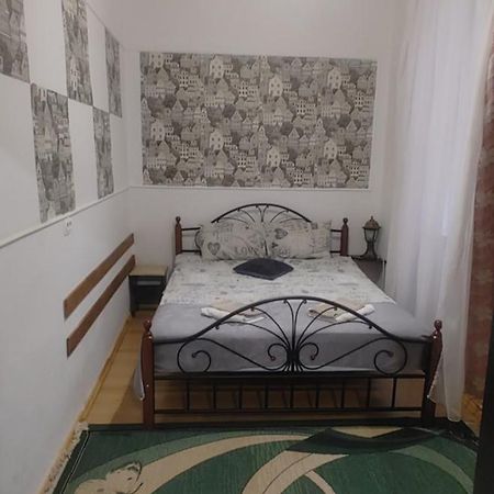 Apartment Near Rynok Square Lviv Exterior photo